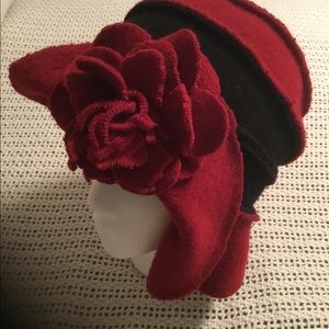 Vintage antique- authentic Flapper Cloche - rosette on side/ felted - red black